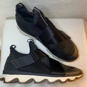 Sorel Kinetic Sneak size 9 Black/white